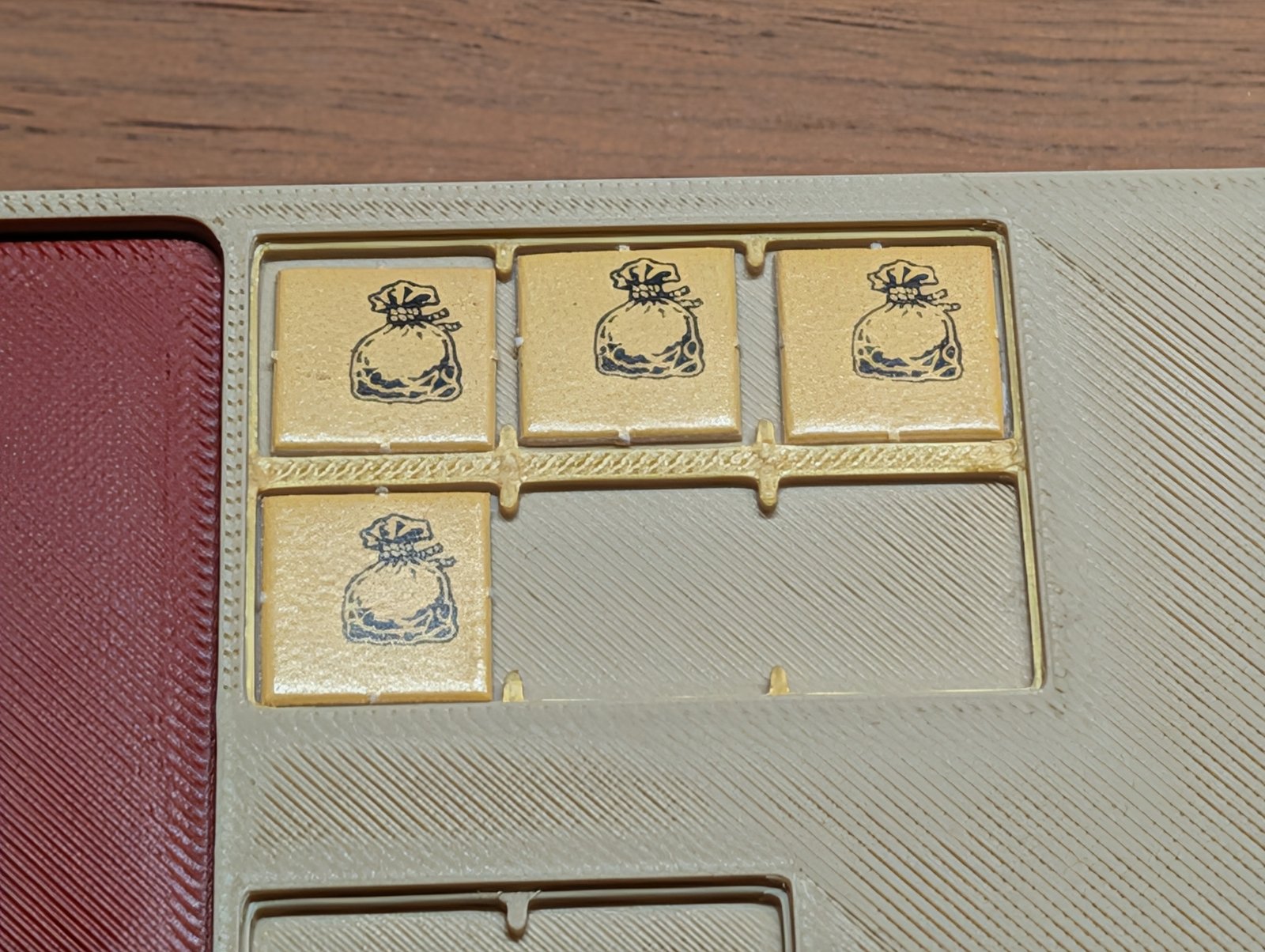 Charakterboard-Detail: Trenner und Vertiefungen